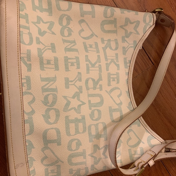 Dooney & Bourke - Picture 3 of 4